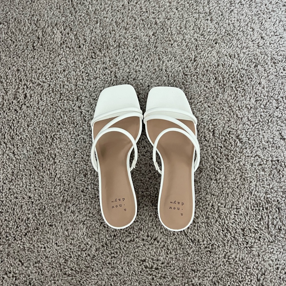 White Women's Kitten Chunky Heel